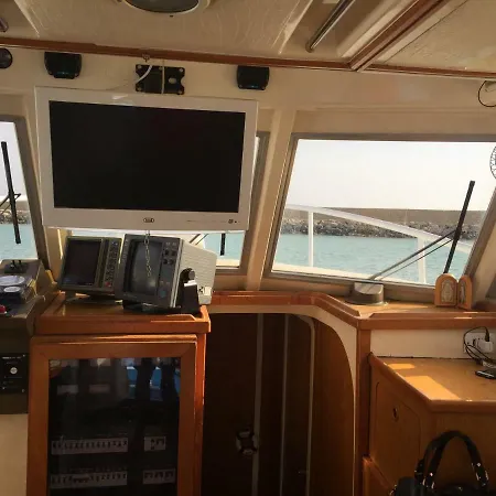 One Cabin Boat Sarah * San Leone